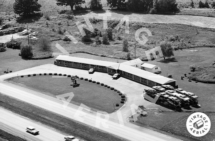 Crestview Motel - 1969 (newer photo)